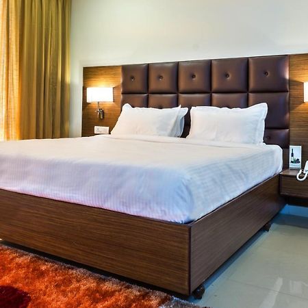 Hotel Saptagiri Hajdarabad Zewnętrze zdjęcie