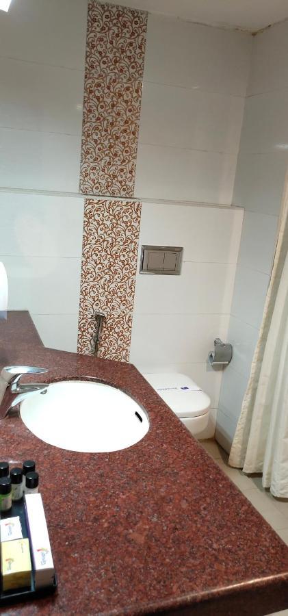 Hotel Saptagiri Hajdarabad Zewnętrze zdjęcie