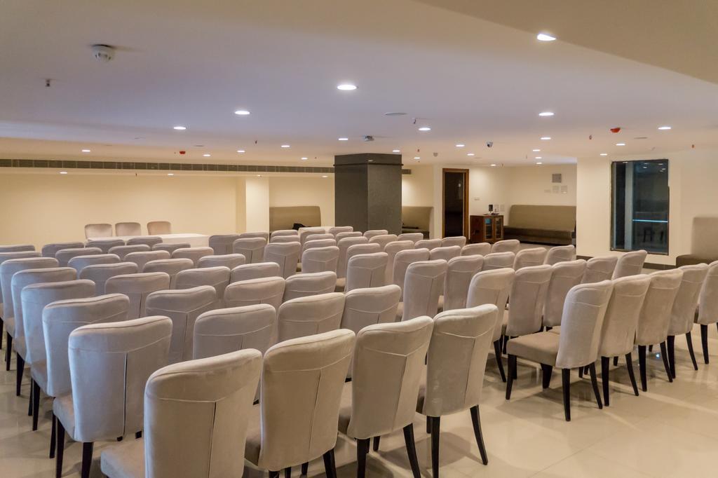 Hotel Saptagiri Hajdarabad Zewnętrze zdjęcie