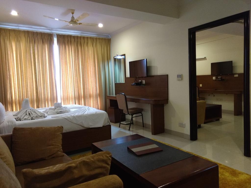Hotel Saptagiri Hajdarabad Zewnętrze zdjęcie