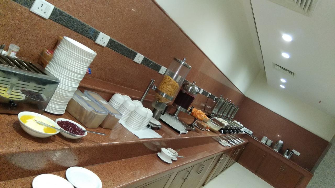 Hotel Saptagiri Hajdarabad Zewnętrze zdjęcie